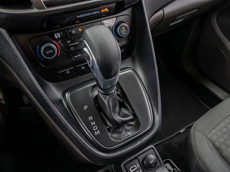 Used 2022 Ford Transit Connect XLT image 28