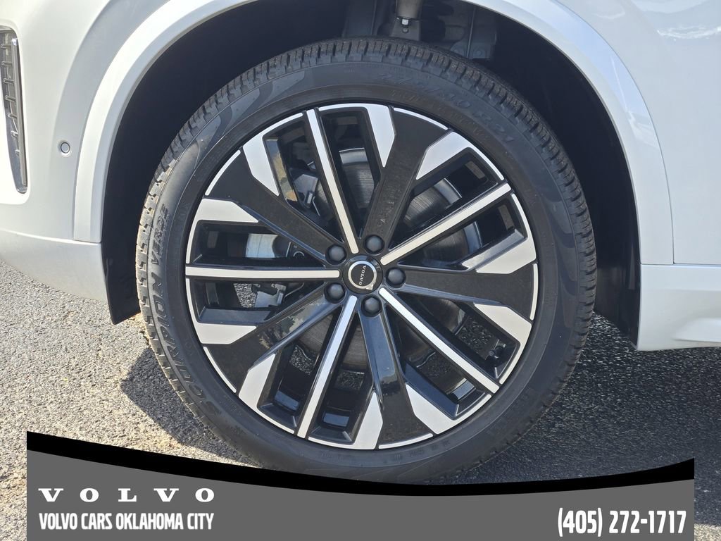Certified 2025 Volvo XC90 B6 Plus image 11