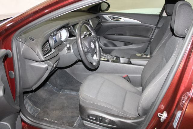 Used 2018 Buick Regal Preferred w/ Sights and Sounds Package AWD/4WD image 7