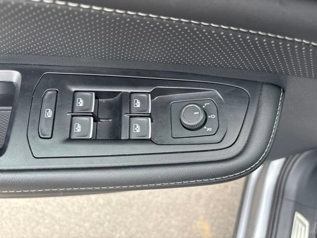 Used 2025 Volkswagen Atlas SE FWD image 24