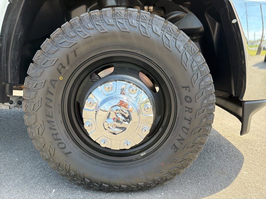 Used 2024 RAM 3500 Tradesman w/ Chrome Appearance Group AWD/4WD image 10