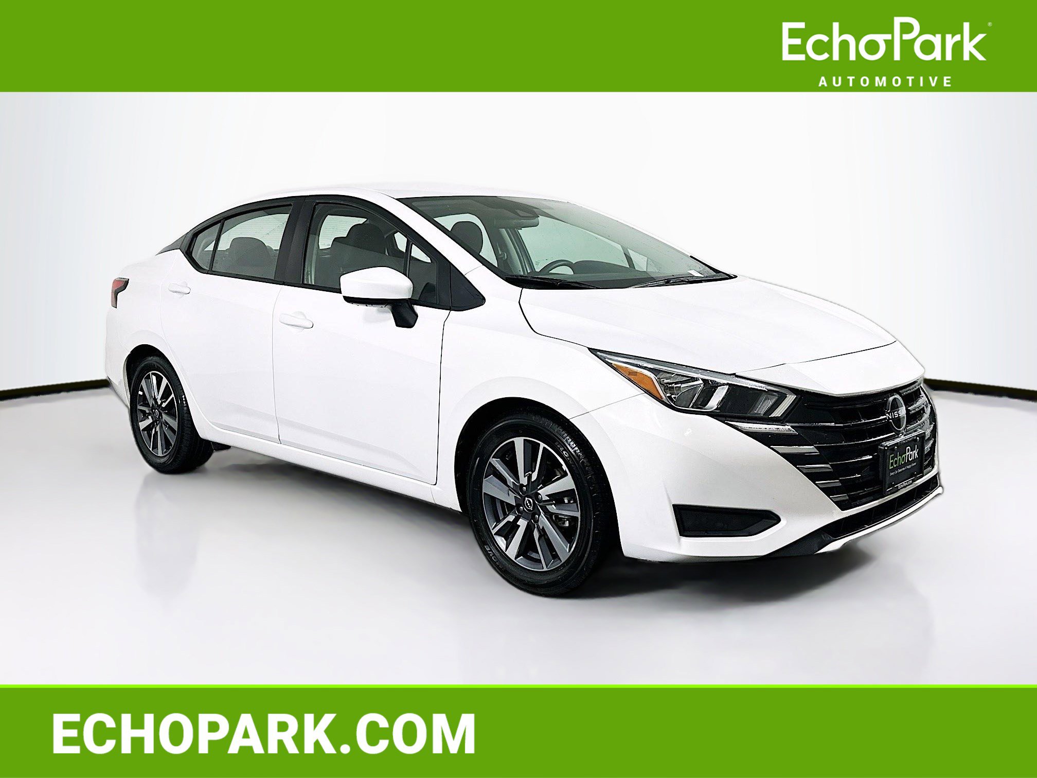 Used 2023 Nissan Versa SV image 1