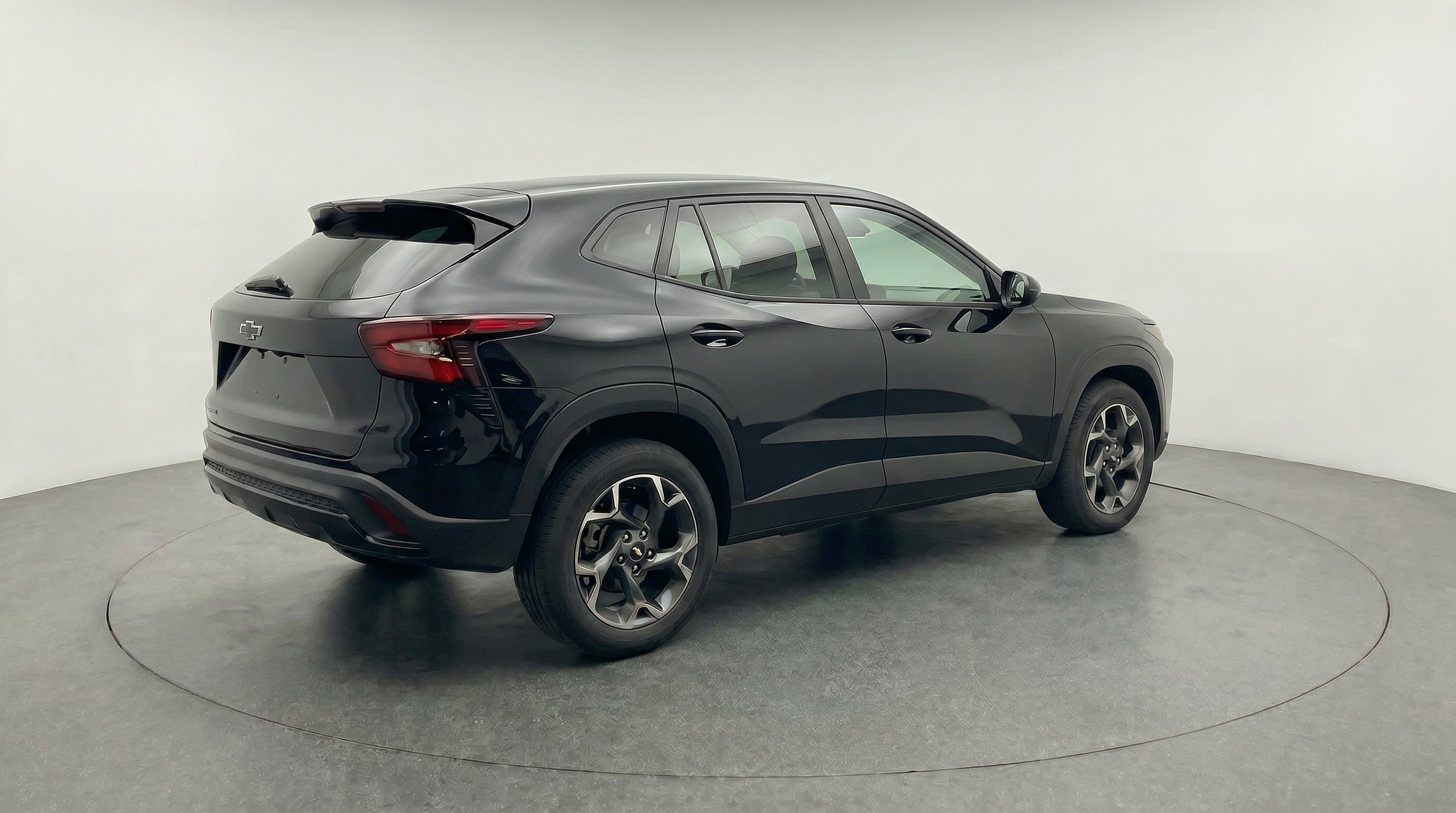 Used 2025 Chevrolet Trax LT FWD image 9