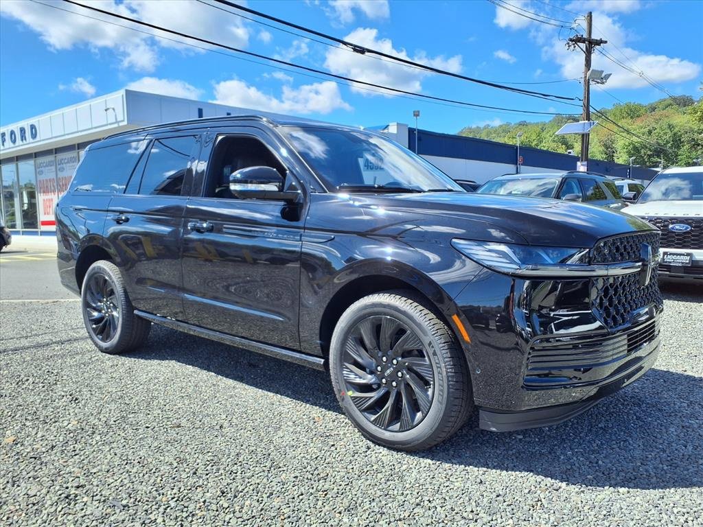 New 2025 Lincoln Navigator Reserve w/ Jet Appearance Package