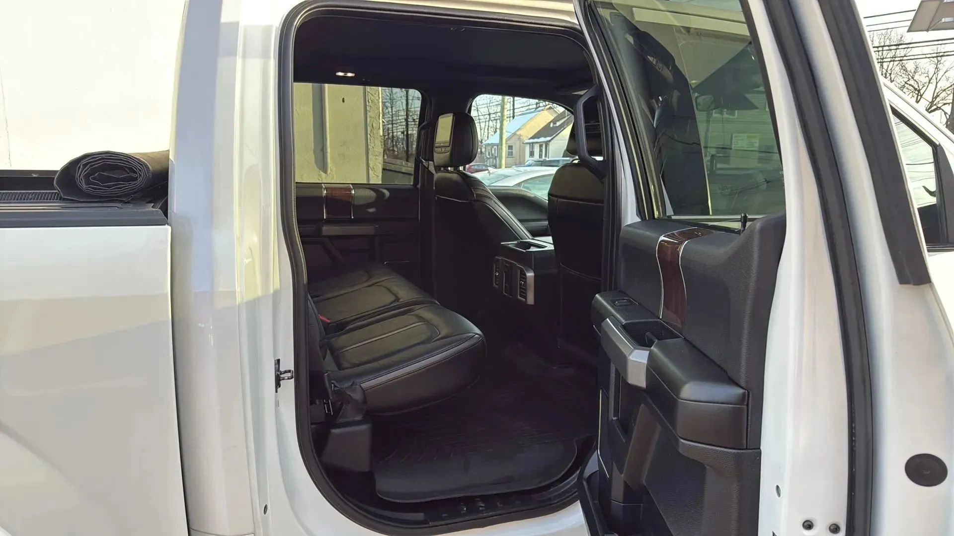 Used 2016 Ford F150 Platinum w/ Equipment Group 701A Luxury image 24