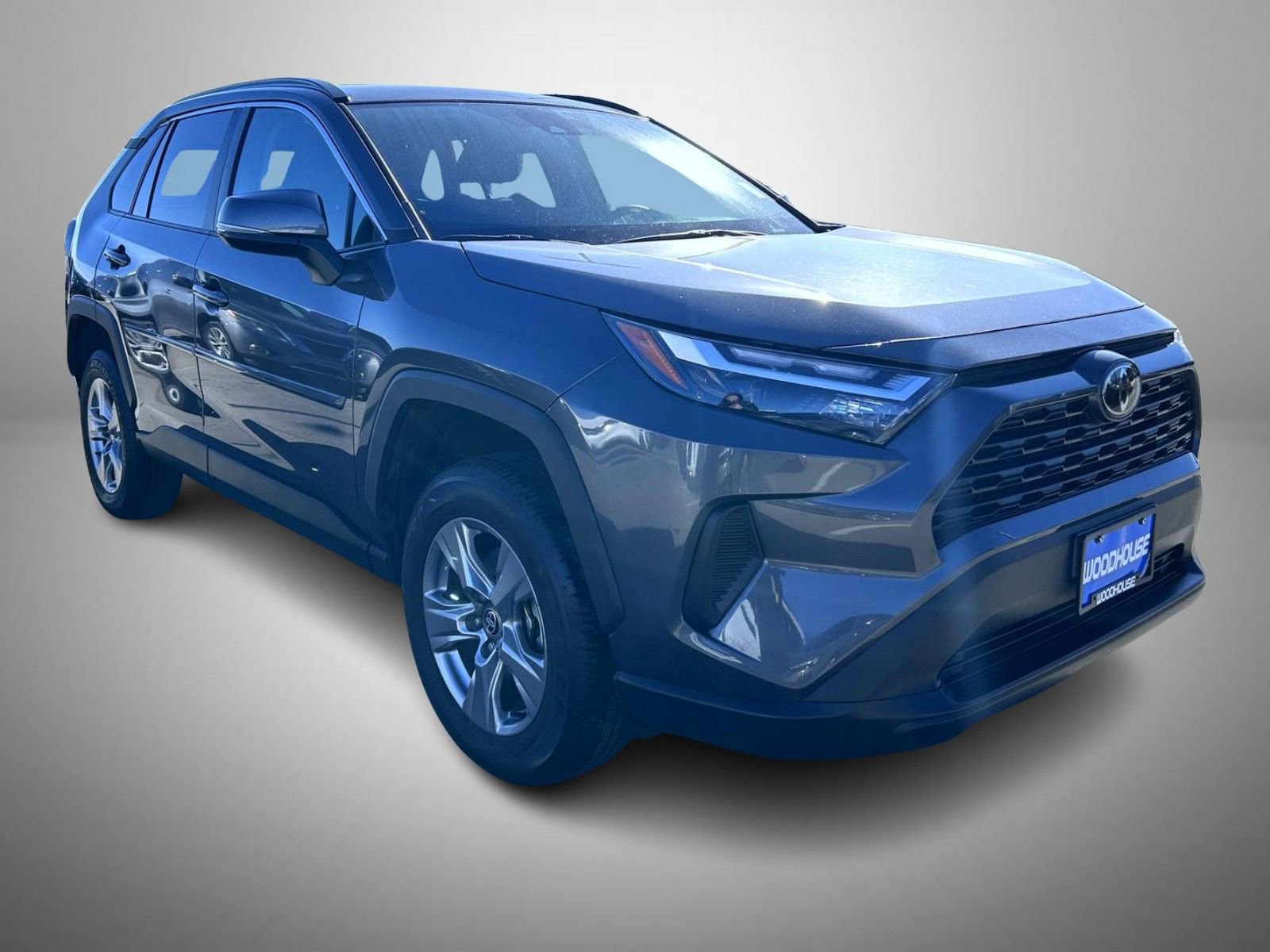 Used 2023 Toyota RAV4 XLE AWD/4WD image 3