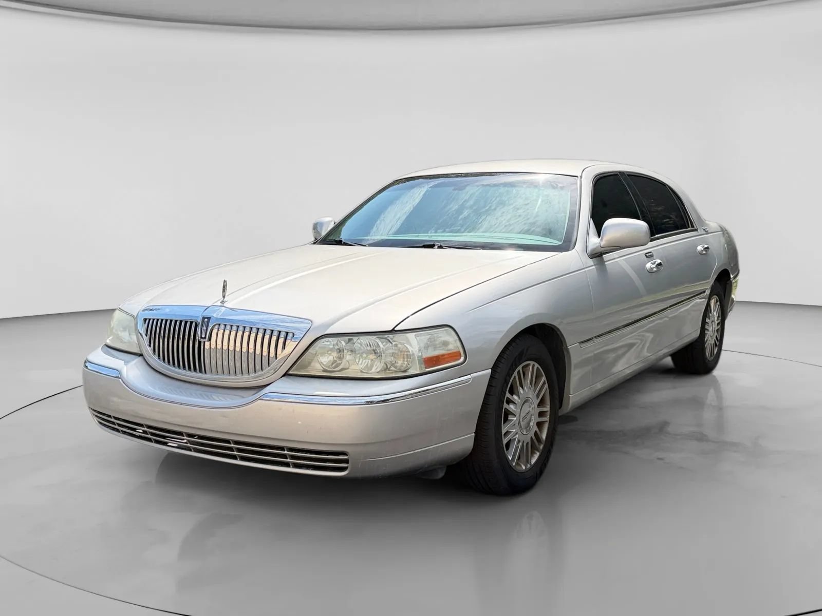 Used 2008 Lincoln Town Car Signature Limited