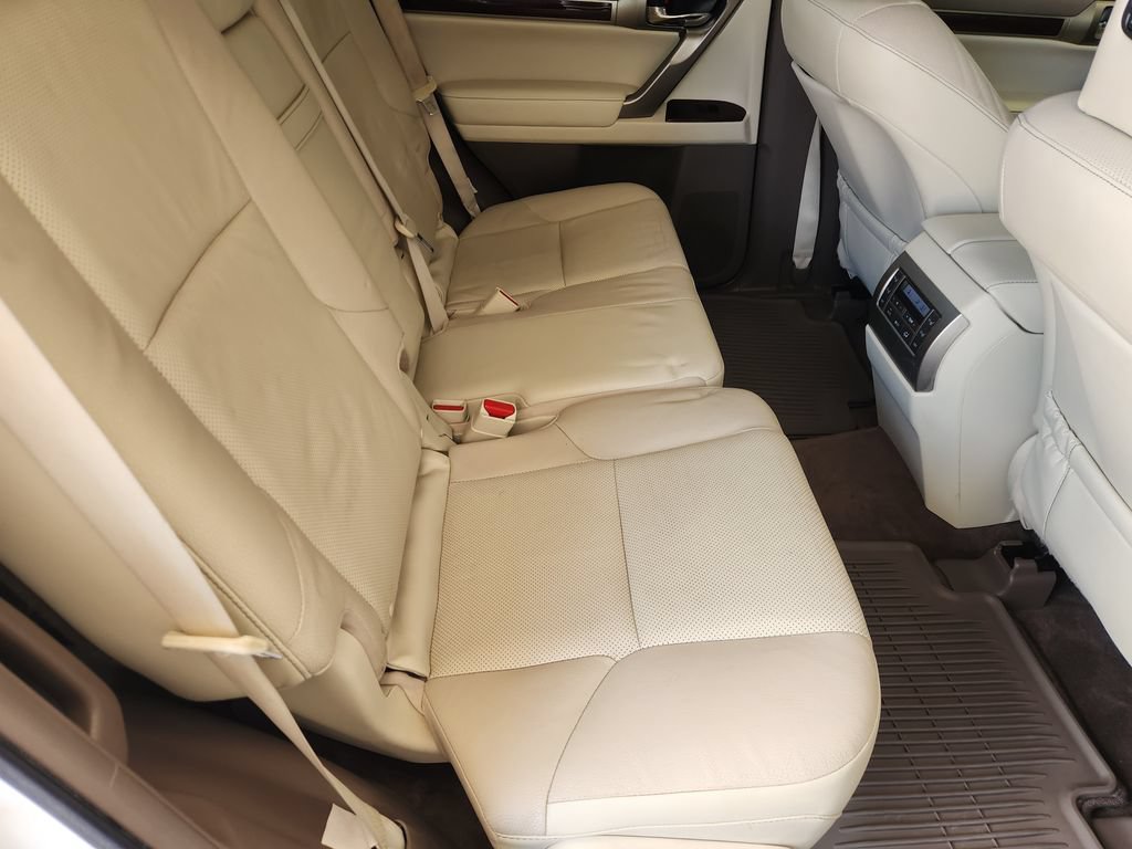 Used 2016 Lexus GX 460 w/ Premium Package AWD/4WD image 32