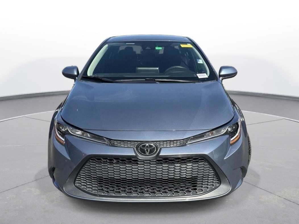 Used 2021 Toyota Corolla LE video 3