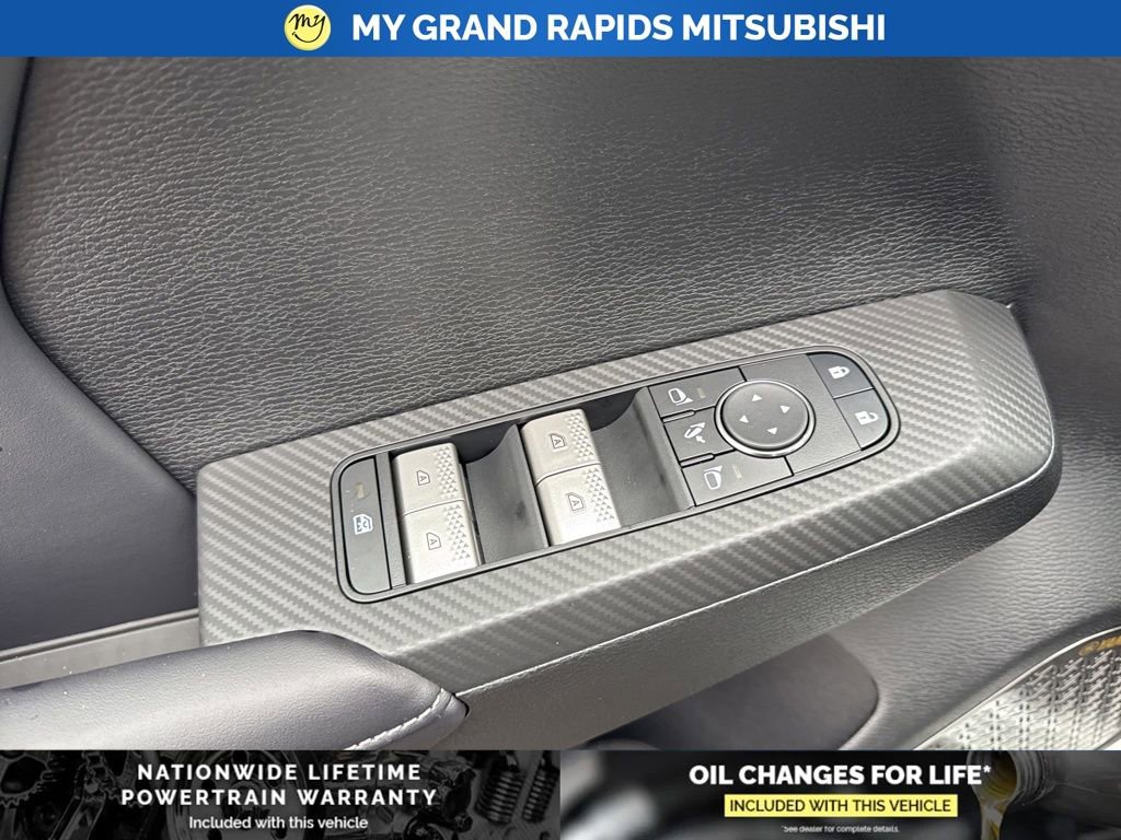 New 2026 Mitsubishi Outlander SE image 21