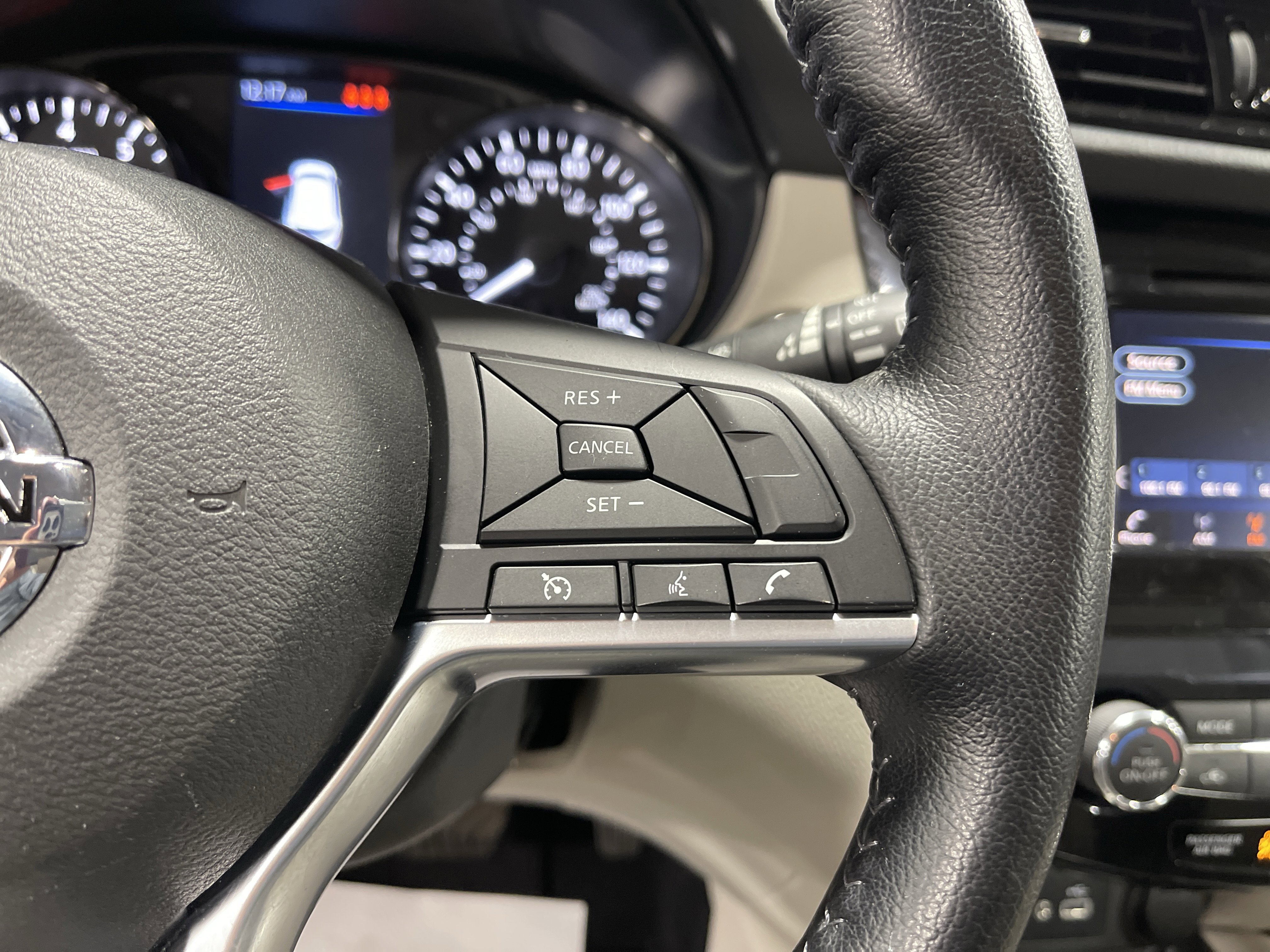 Used 2022 Nissan Rogue Sport SV image 19