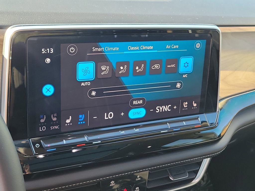 Used 2024 Volkswagen Atlas SE w/ Panoramic Sunroof Package FWD image 33