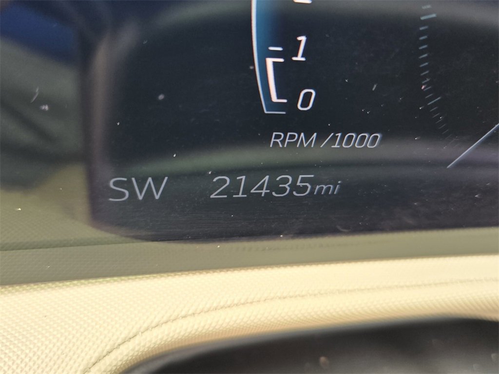 Used 2024 Cadillac XT4 Luxury w/ Cold Weather Package image 29