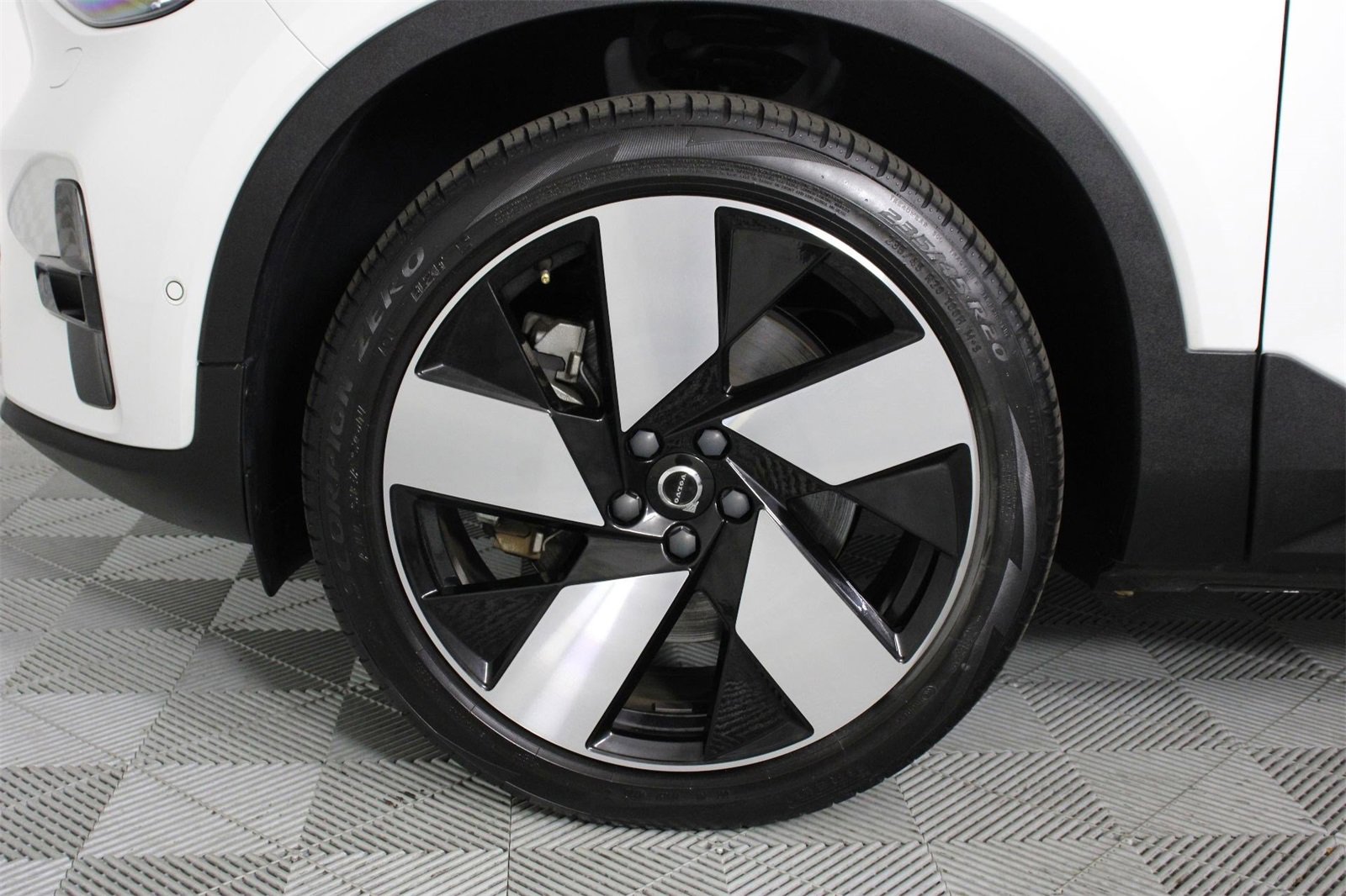 Certified 2023 Volvo XC40 Recharge Ultimate image 26