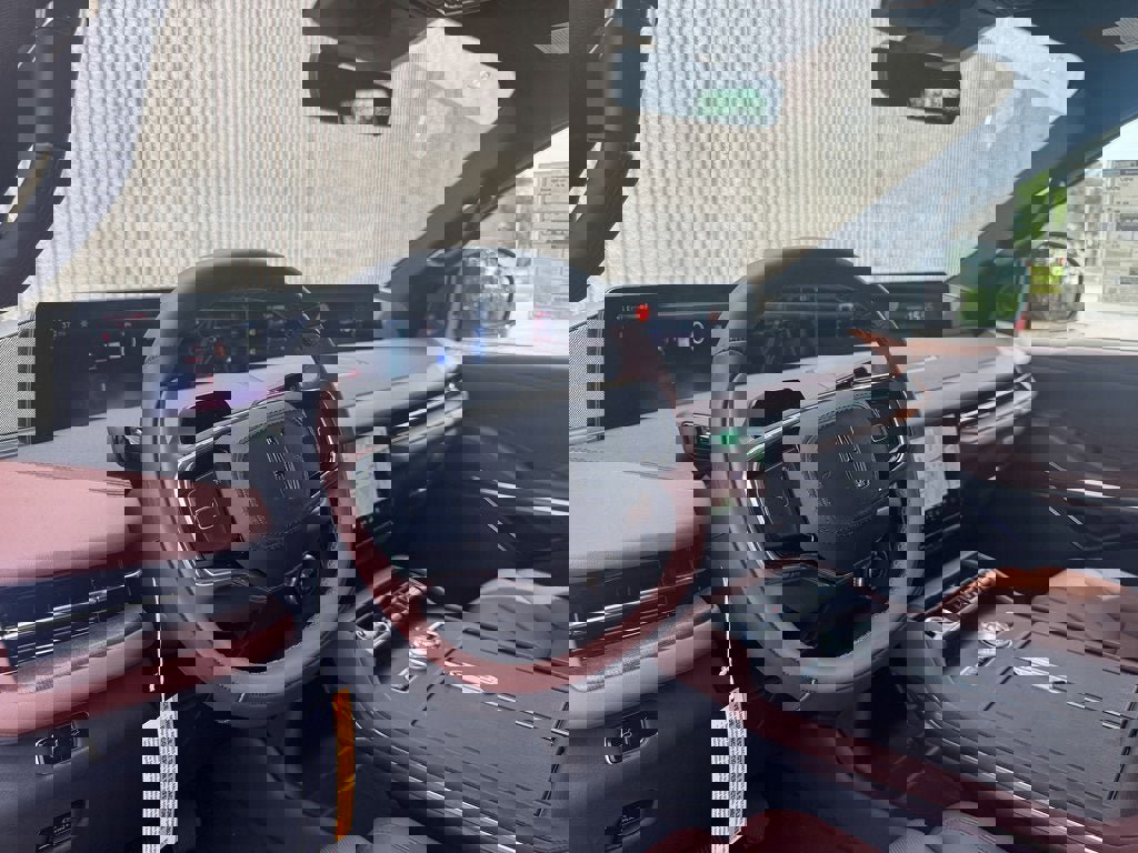 New 2025 Lincoln Navigator Reserve image 9