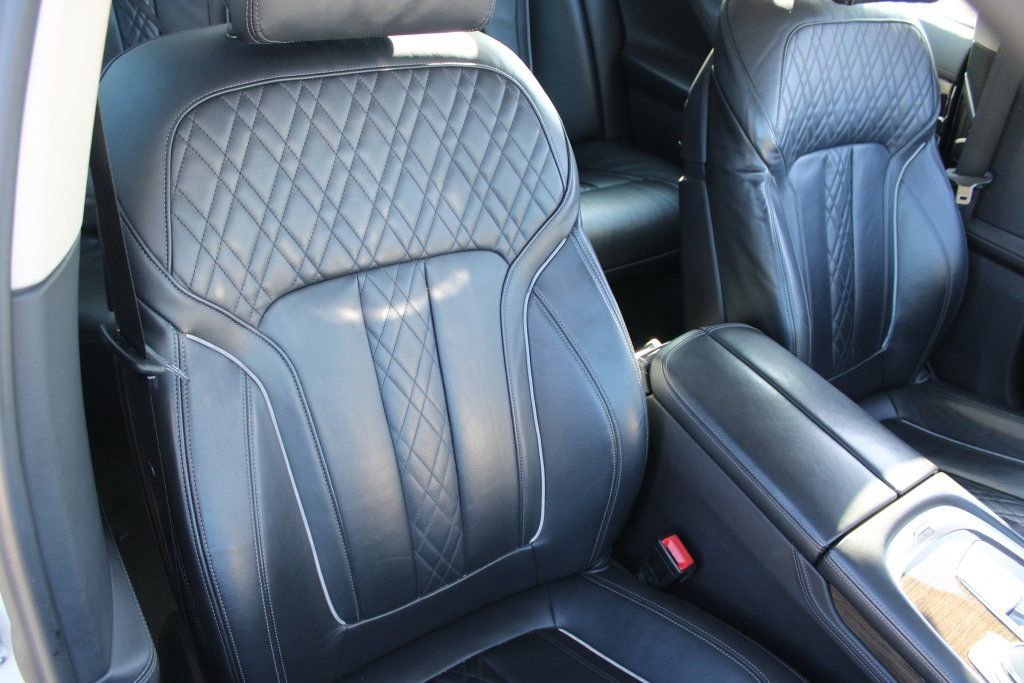 Used 2018 BMW 750i image 29