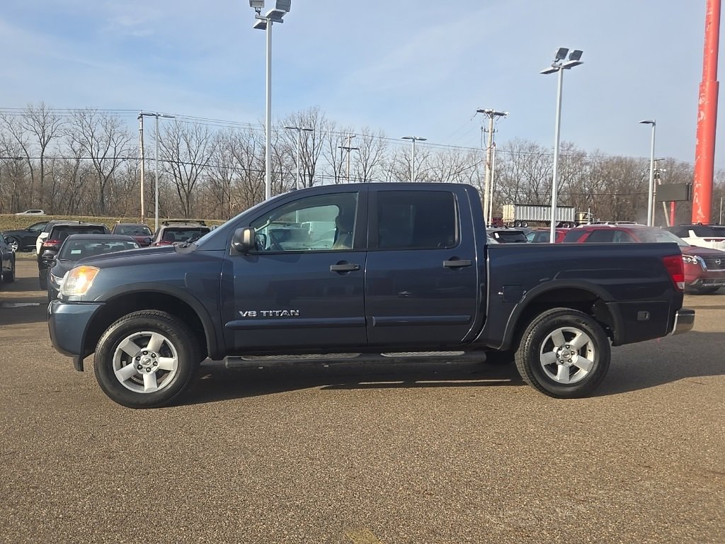 Used 2015 Nissan Titan SV w/ SV Value Truck Package image 5