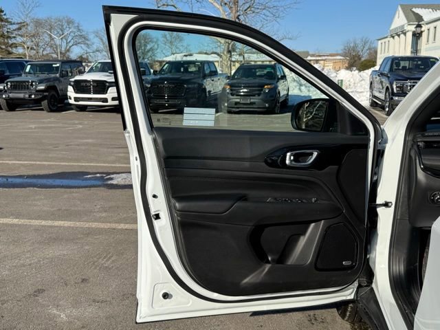 New 2026 Jeep Compass Latitude w/ Sun and Sound Group AWD/4WD image 21