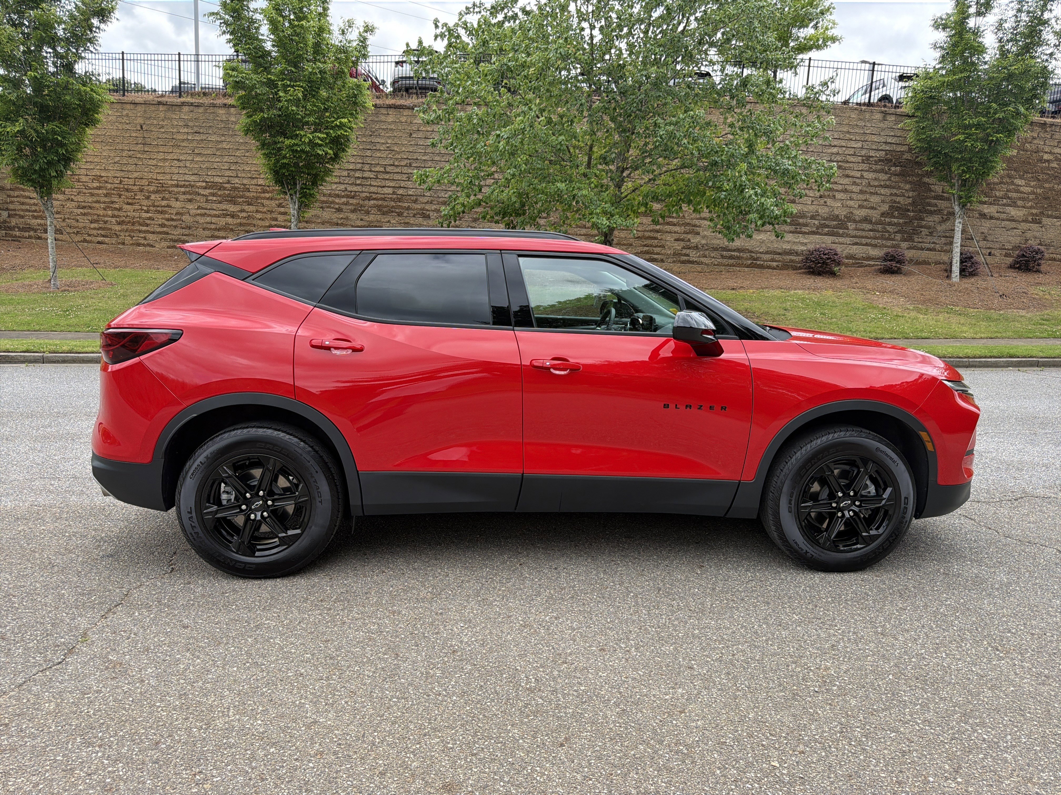 Used 2024 Chevrolet Blazer LT w/ Convenience Package FWD image 4