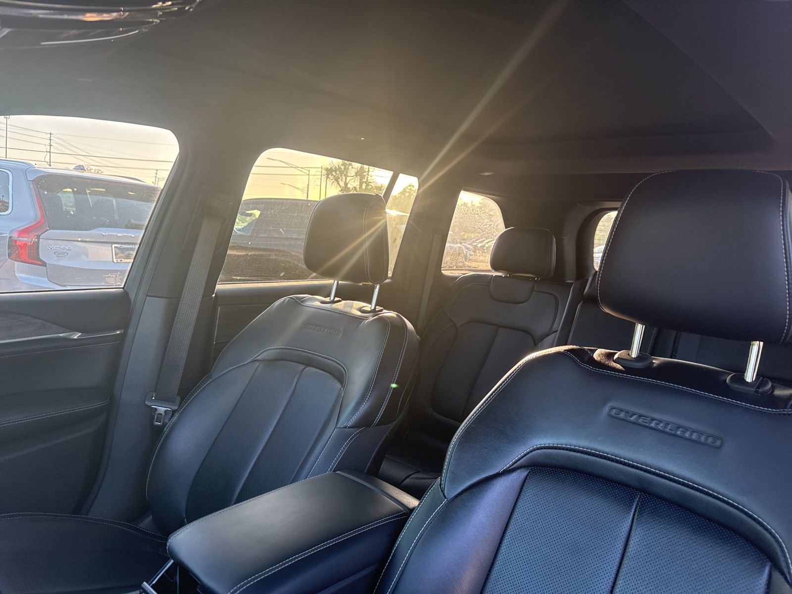 Used 2024 Jeep Grand Cherokee Overland image 11