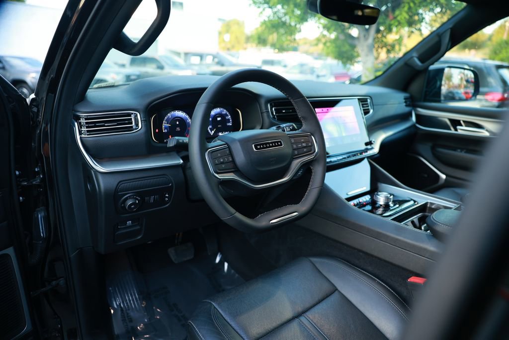 Used 2024 Jeep Wagoneer Series II image 16