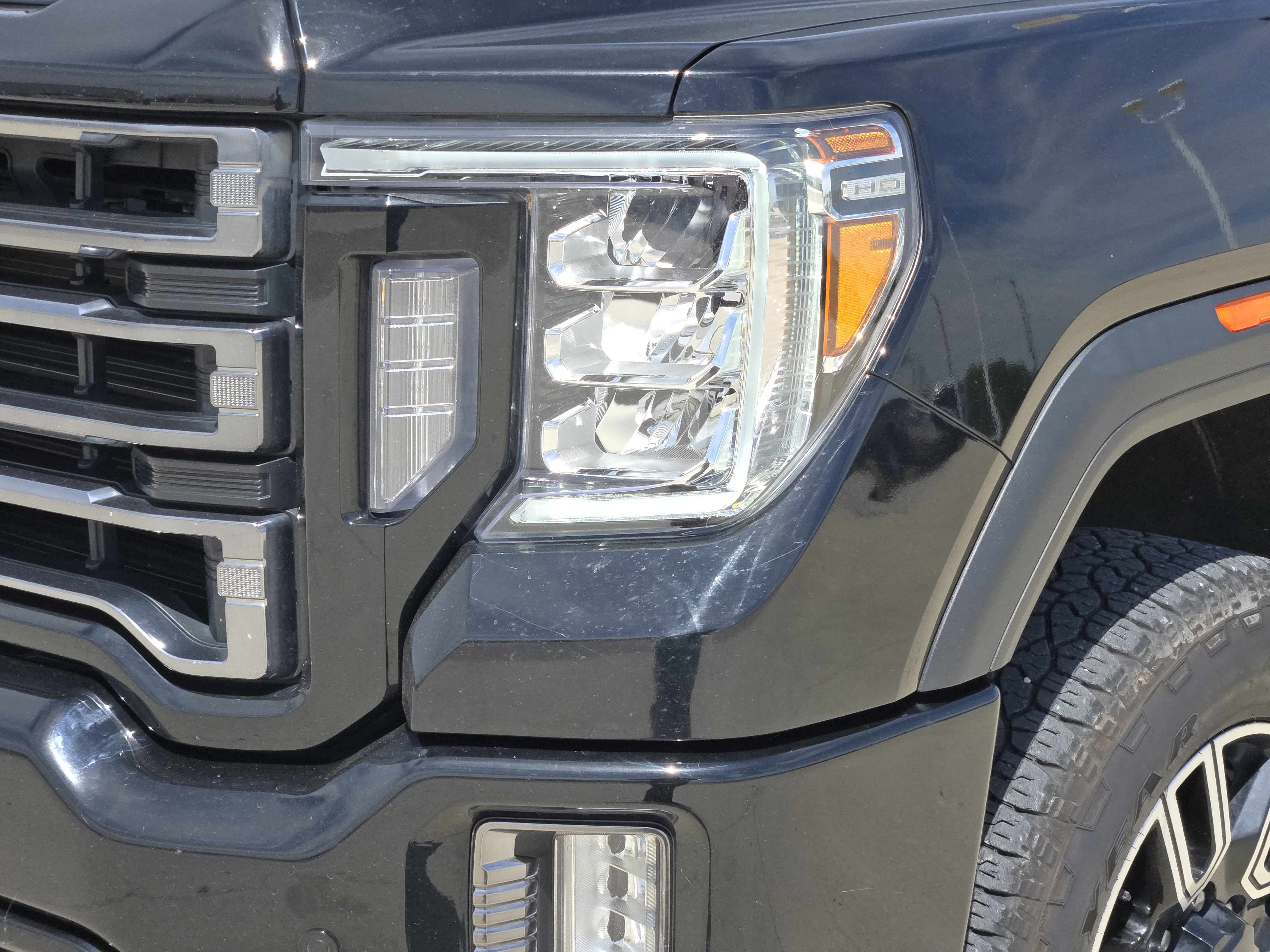 Used 2022 GMC Sierra 2500 AT4 w/ AT4 Premium Plus Package image 9