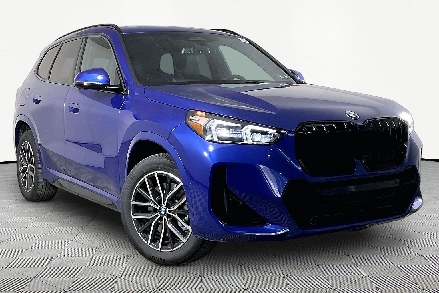 New 2026 BMW X1 xDrive28i w/ M Sport Package AWD/4WD image 2