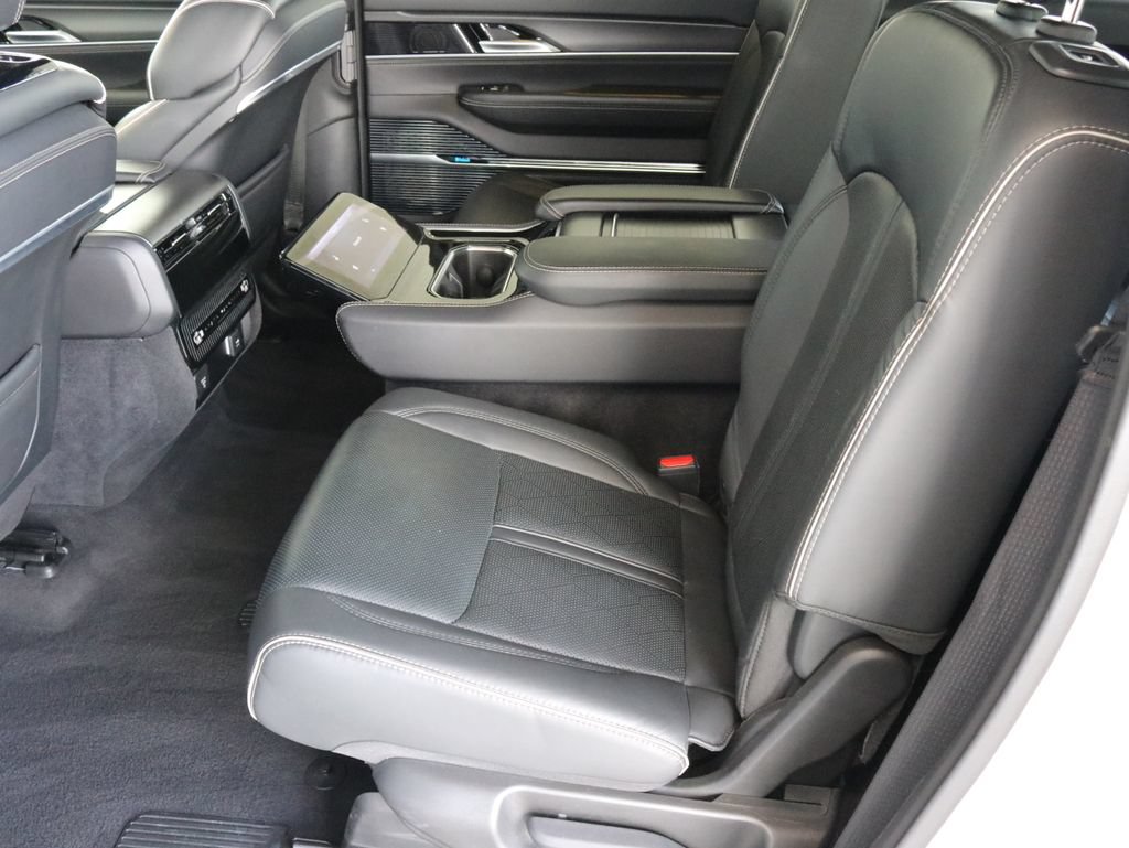Used 2024 Jeep Grand Wagoneer L Series II w/ Quick Order Packagew 28T AWD/4WD image 33