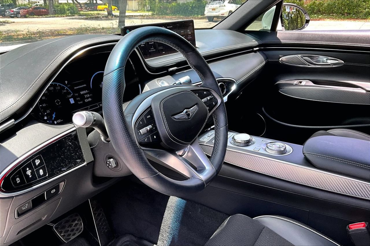 Used 2024 Genesis GV70 2.5T w/ Sport Prestige Package AWD/4WD image 14