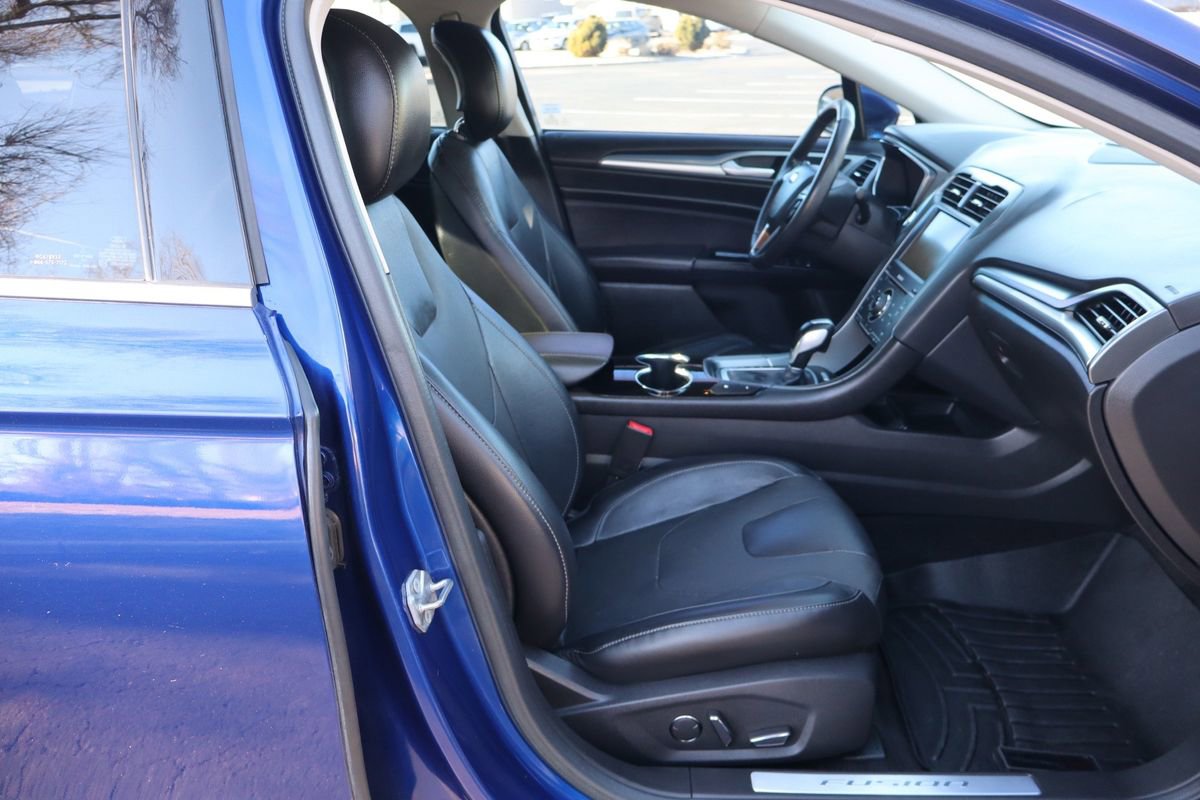 Used 2014 Ford Fusion Energi Titanium w/ Driver Assist Package image 22