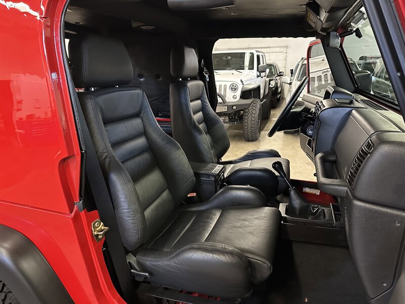 Used 2006 Jeep Wrangler X AWD/4WD image 28