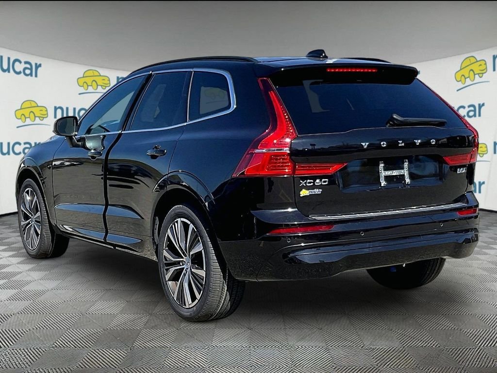 Used 2022 Volvo XC60 B5 Momentum w/ Climate Package AWD/4WD image 4