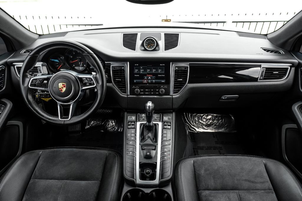 Used 2018 Porsche Macan AWD/4WD image 12