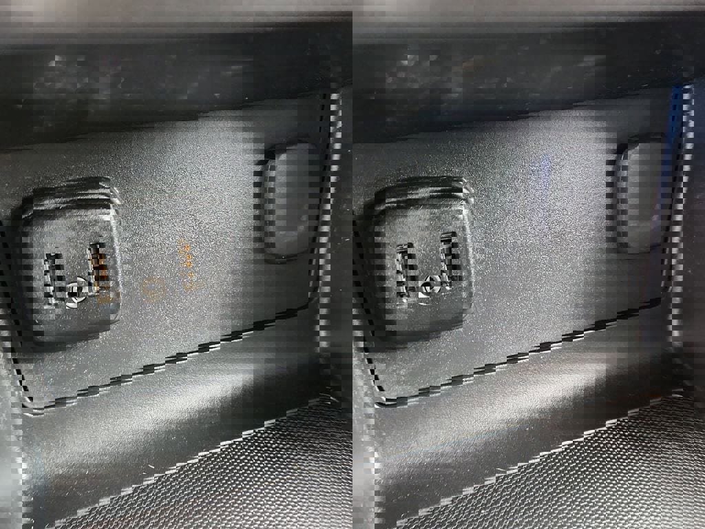 Used 2020 GMC Canyon SLE w/ Elevation Edition image 20