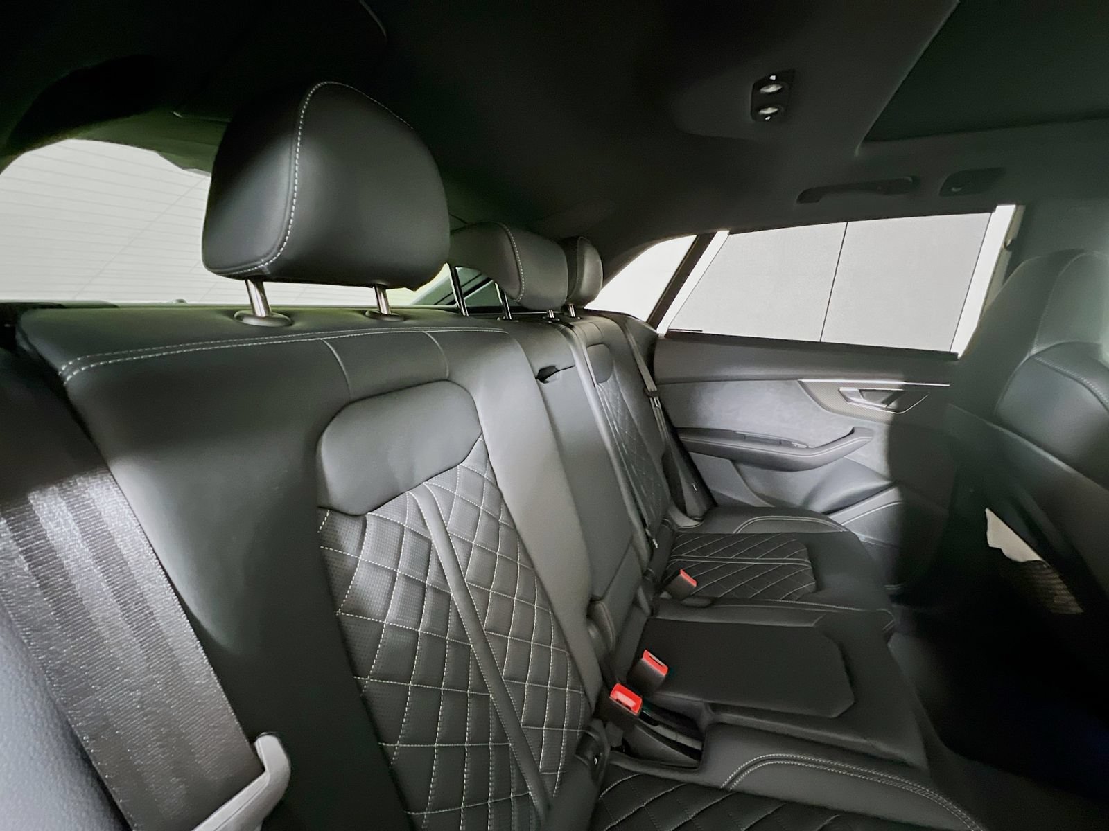 Used 2025 Audi SQ8 Premium Plus AWD/4WD image 29