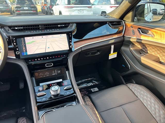 New 2027 Jeep Grand Cherokee Summit AWD/4WD image 12