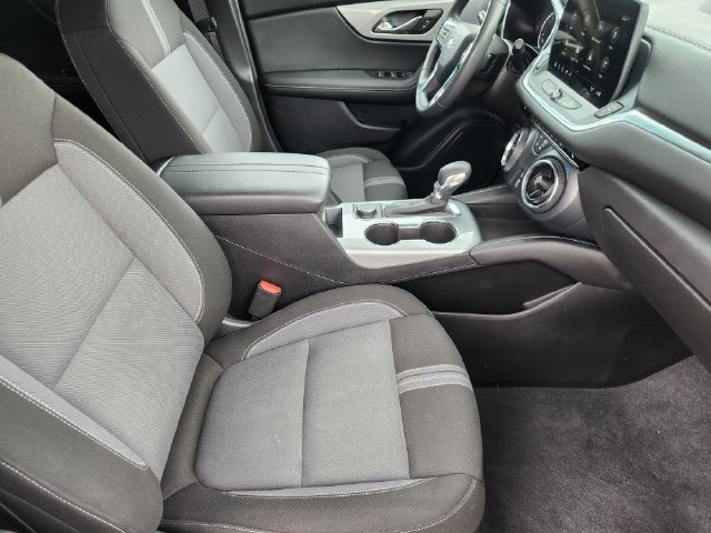 Used 2024 Chevrolet Blazer LT FWD image 13