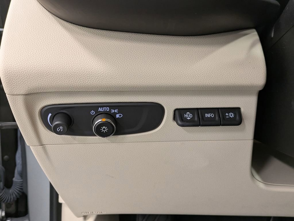Used 2023 Buick Envision Avenir image 20