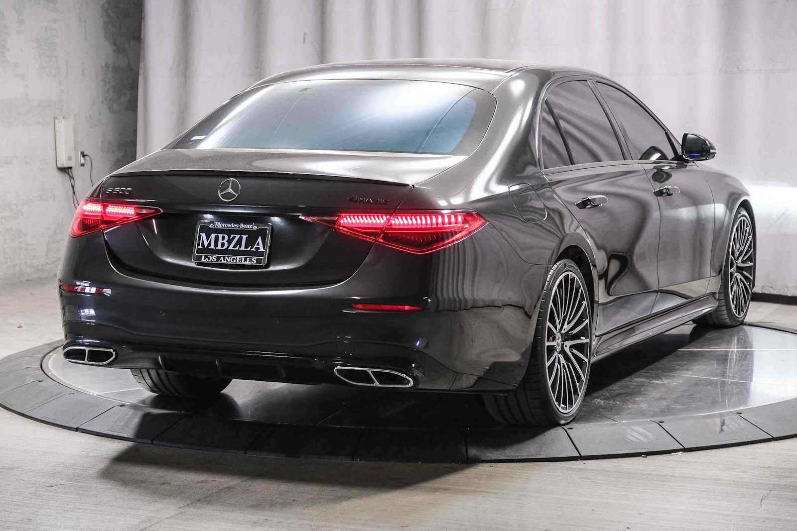Certified 2022 Mercedes-Benz S 500 4MATIC image 4