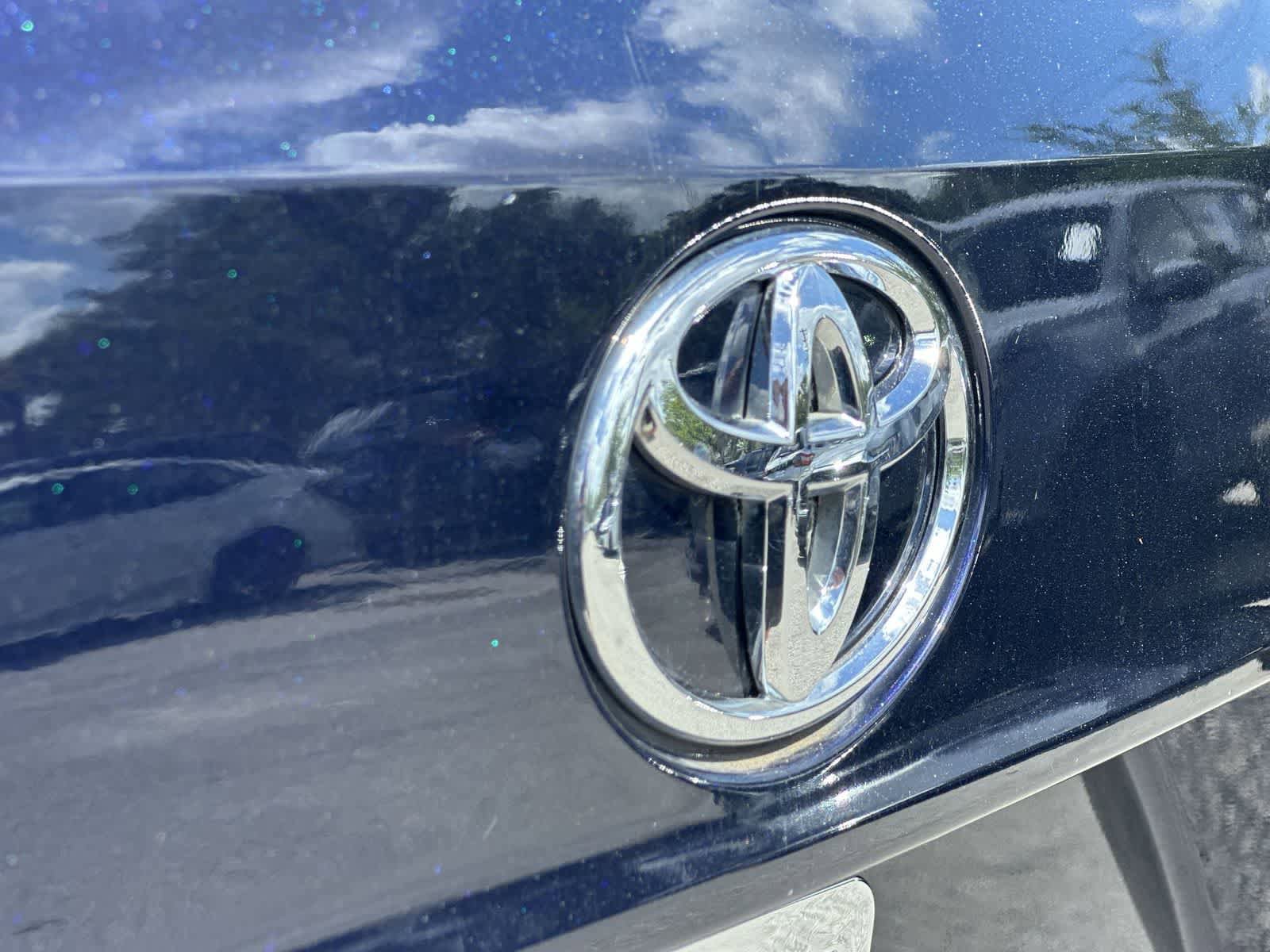 Used 2022 Toyota Highlander Limited FWD image 9