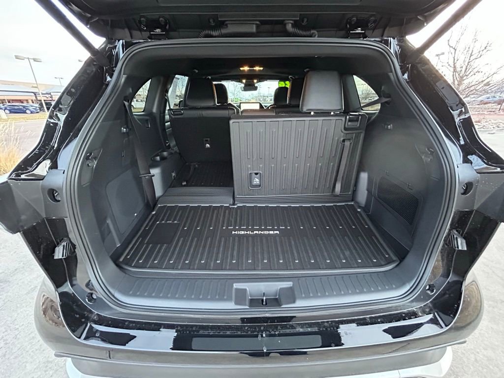 Used 2026 Toyota Highlander XSE image 26