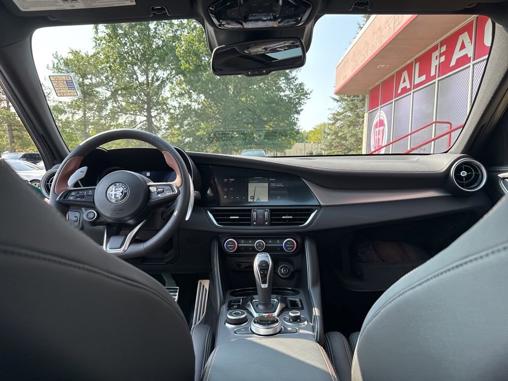 New 2025 Alfa Romeo Giulia AWD w/ Driving Assist Package image 15