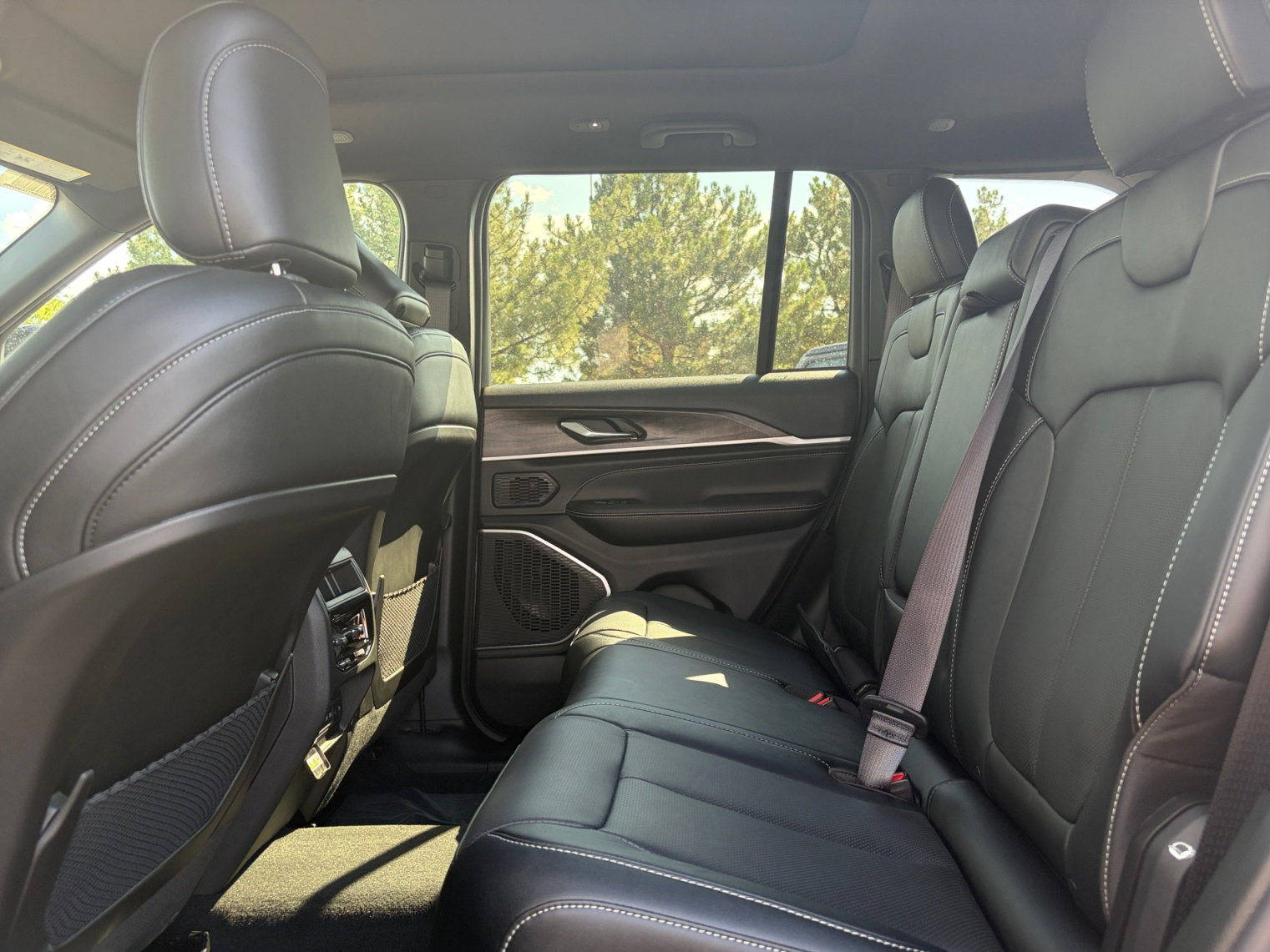 New 2026 Jeep Grand Cherokee Limited AWD/4WD image 23