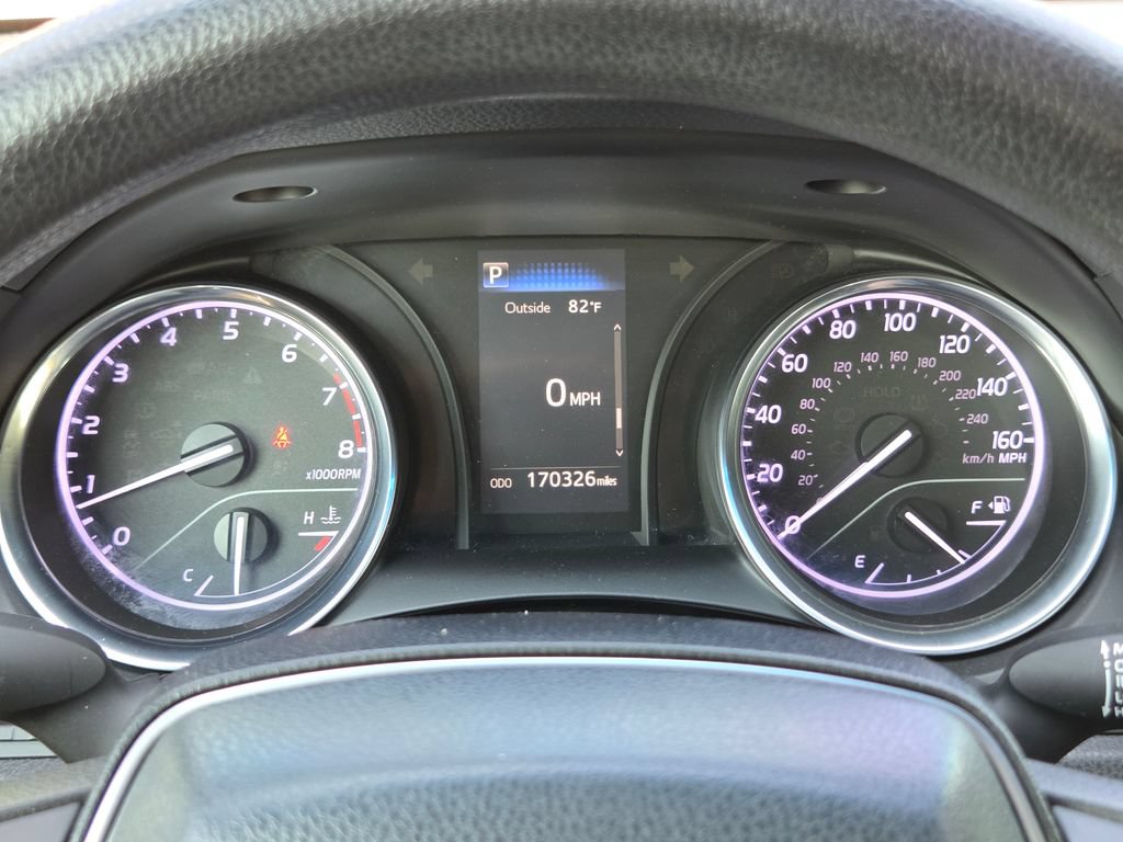 Used 2018 Toyota Camry LE FWD image 29