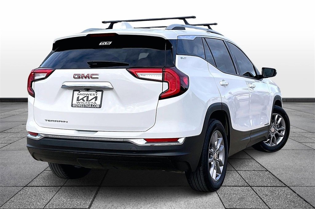 Used 2022 GMC Terrain SLT image 13