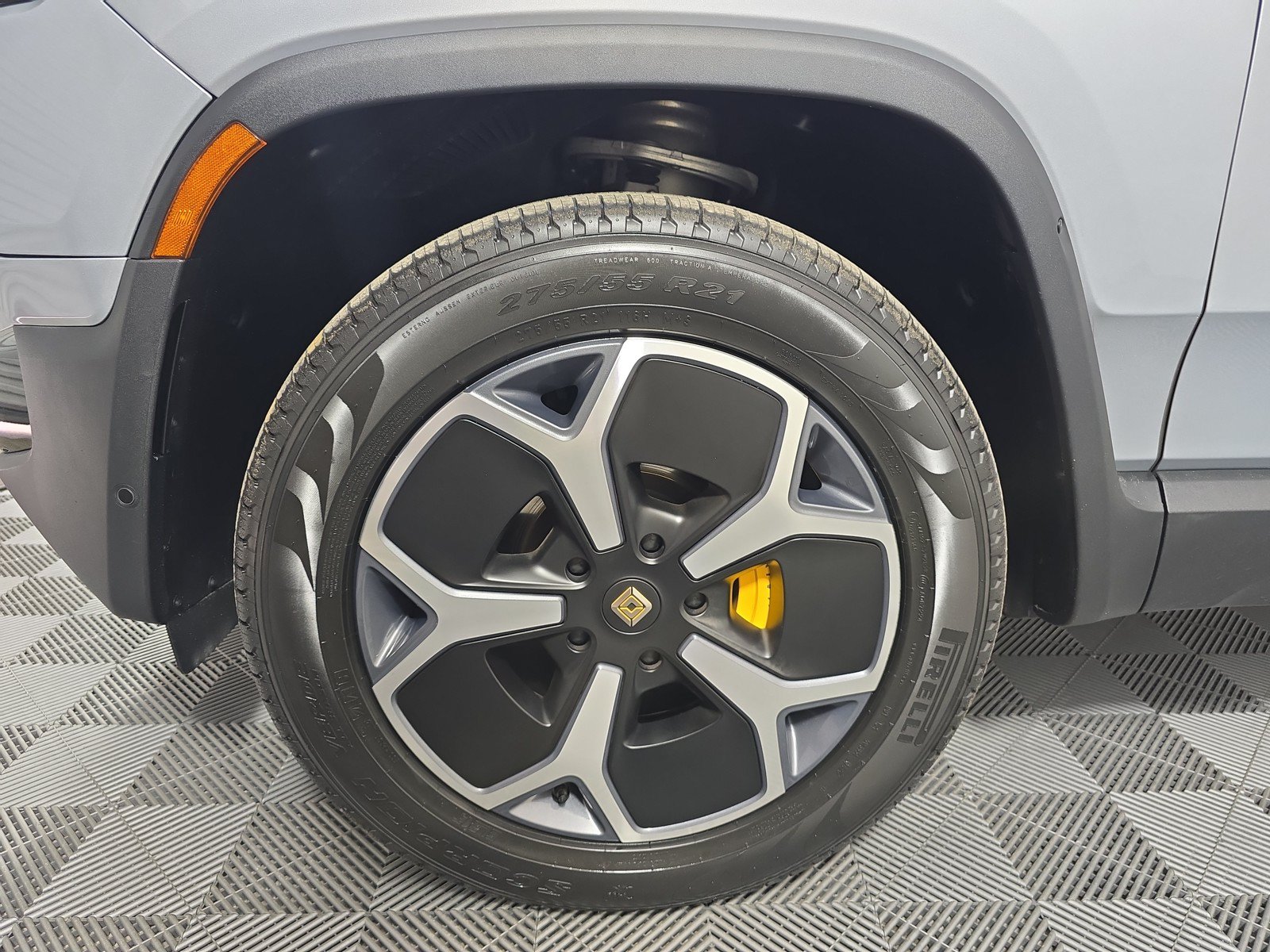 Used 2024 Rivian R1T Adventure AWD/4WD image 9