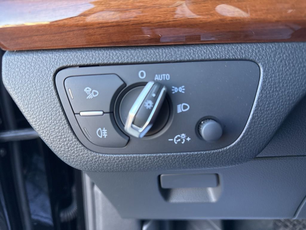 Used 2024 Audi Q5 2.0T Premium image 31