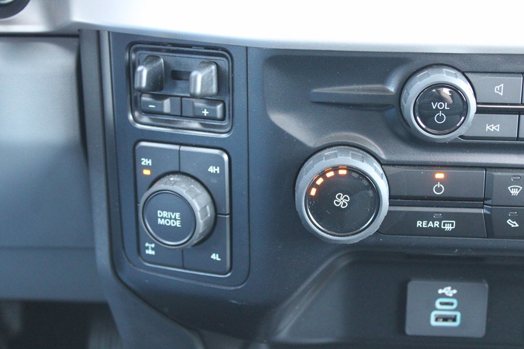 Used 2024 Ford F350 XL w/ XL Chrome Package image 26