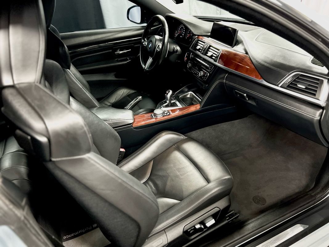 Used 2017 BMW M4 Coupe w/ Executive Package image 21