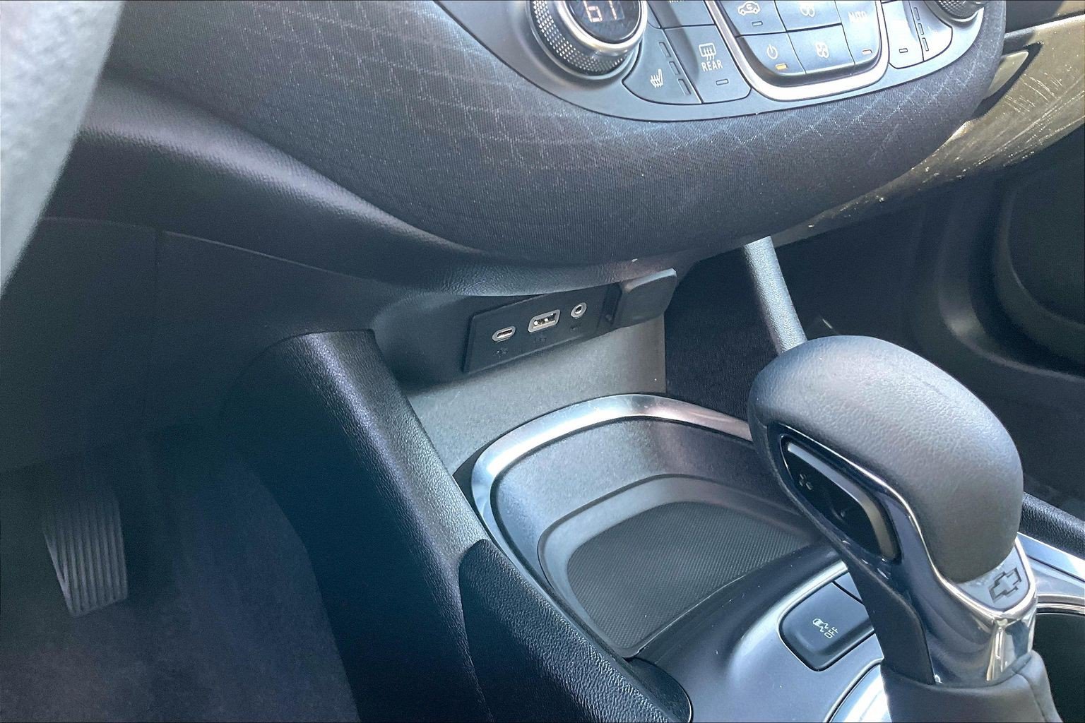 Used 2024 Chevrolet Malibu LT FWD image 38